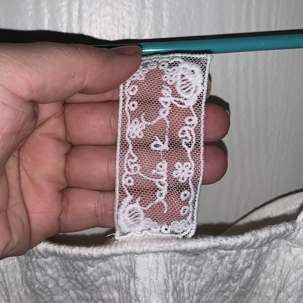 Sadie & Sage Floral Embroidered Crop Top, adjustable spaghetti strap - Picture 8 of 10